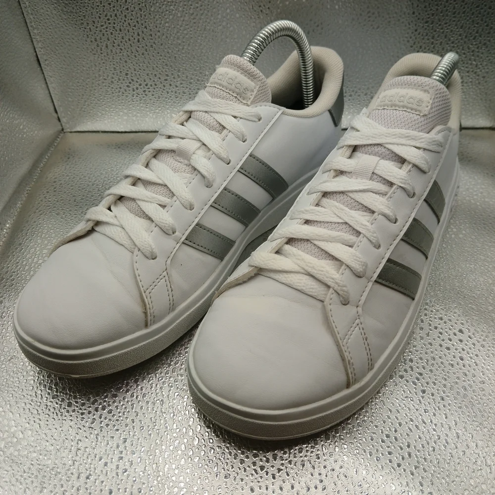Adidas White and Silver Sneakers Women's Size 7.5 Men's Size 6